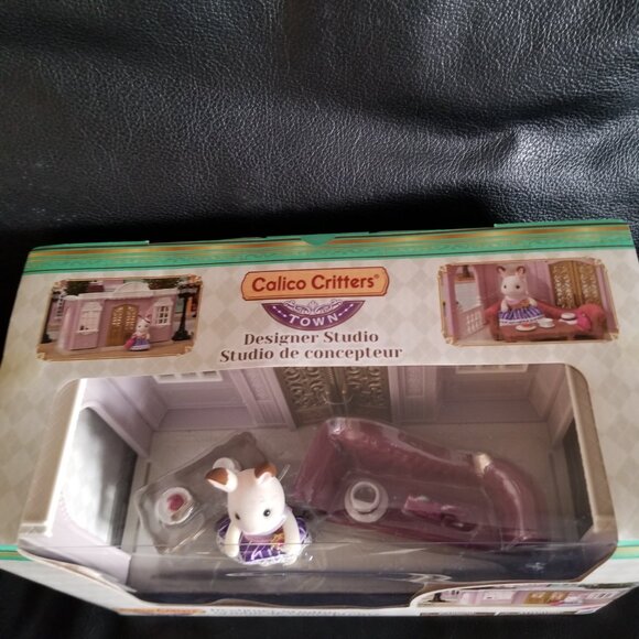 BUNDLE Calico Critters Town Series Designer Studio, Luxury Bed, Fashion Showcase - Picture 3 of 15